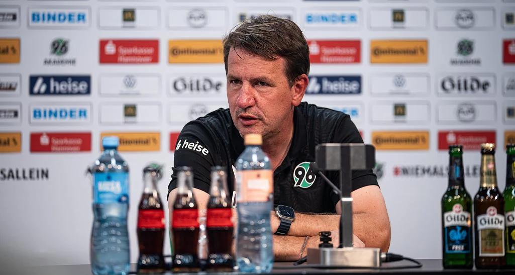 沙尔克向汉诺威发起全面进攻，誓夺三分的简单介绍