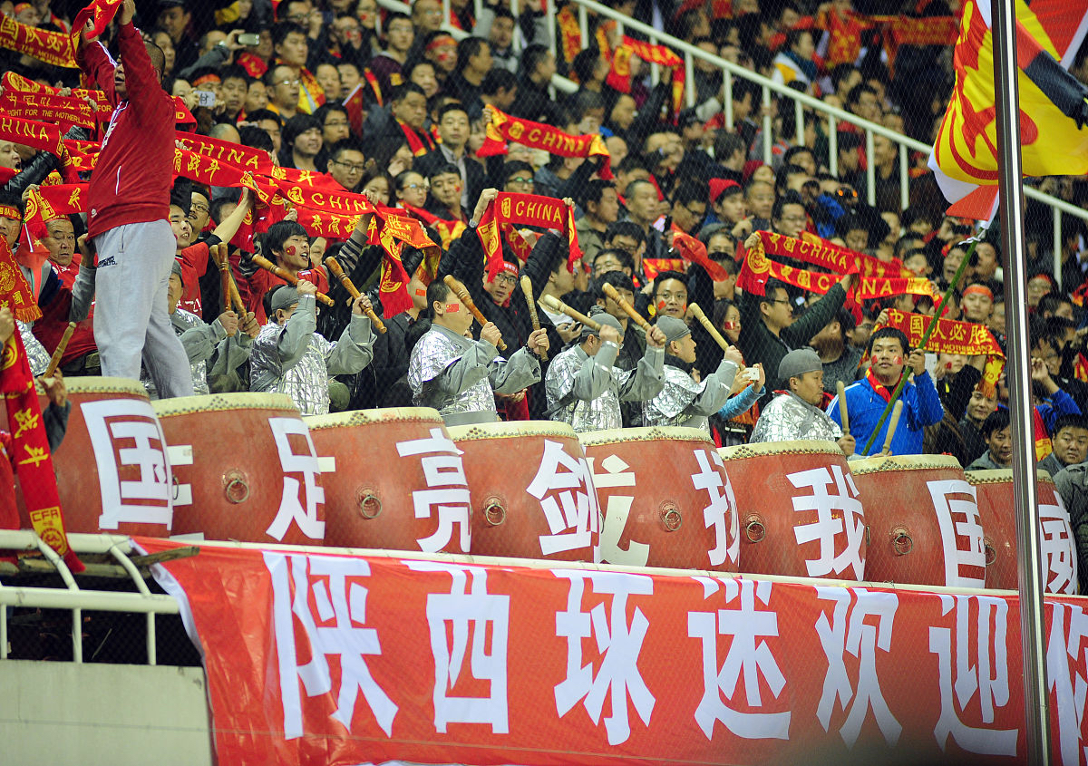 球队举行庆功宴,庆祝上一场胜利的喜悦的简单介绍 球队举行庆功宴,庆祝上一场胜利的喜悦的简单介绍