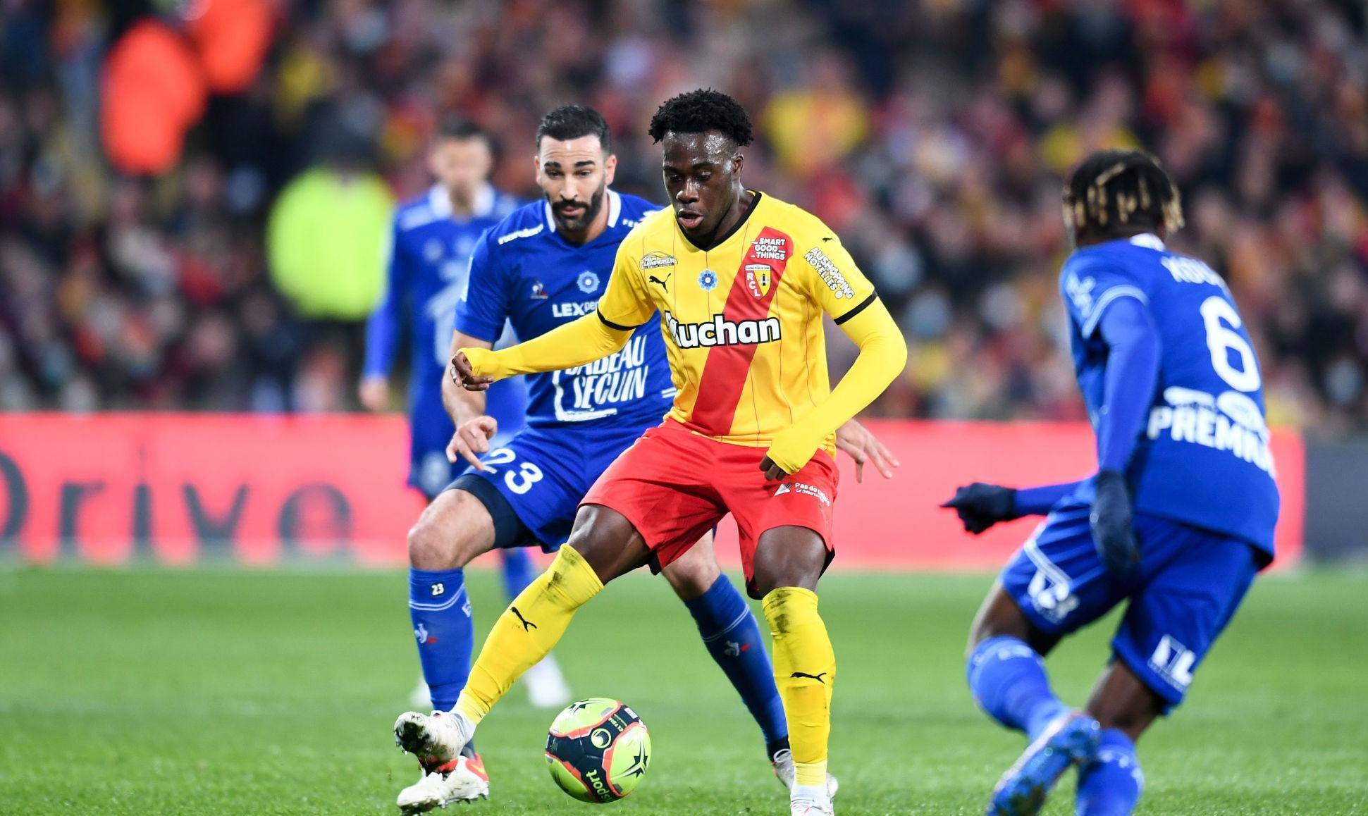 关于马赛官方公布换帅决定，全面提升实力的信息