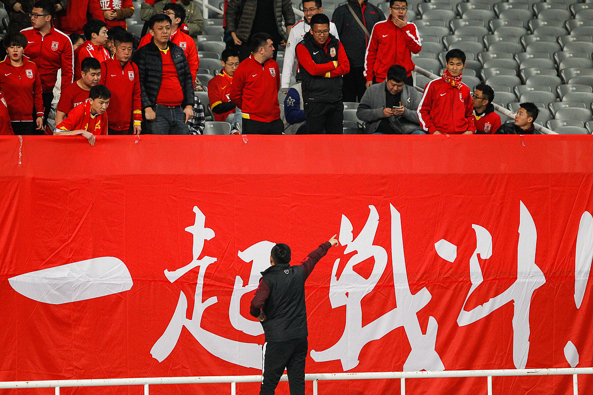 包含一场紧张的角逐为球迷们带来了激动人心的时刻的词条