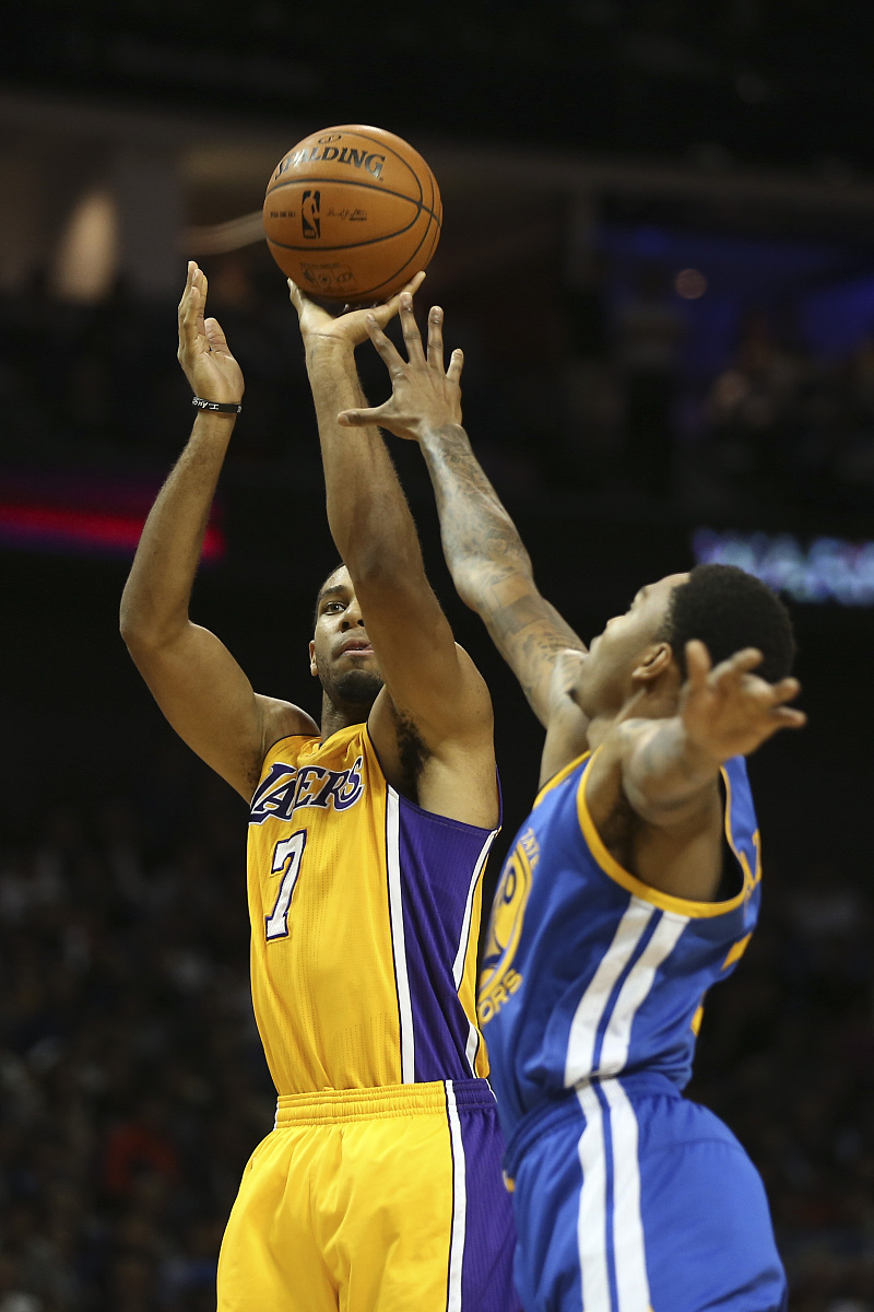 包含对抗激烈，双方反复激战至终场的词条