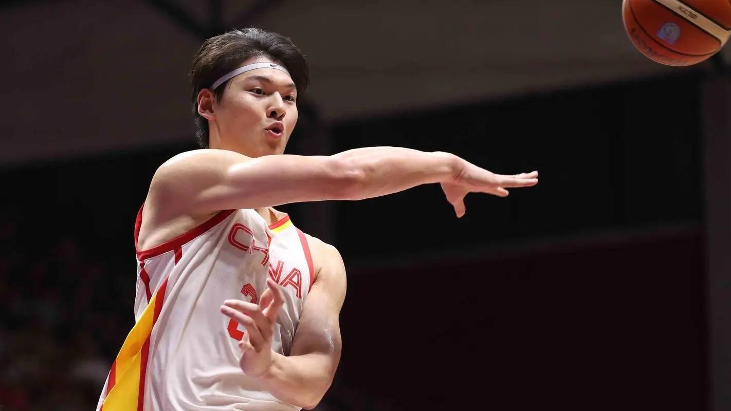 九游体育在线登录-上海男篮最新对手是谁？球队整体氛围引人注目