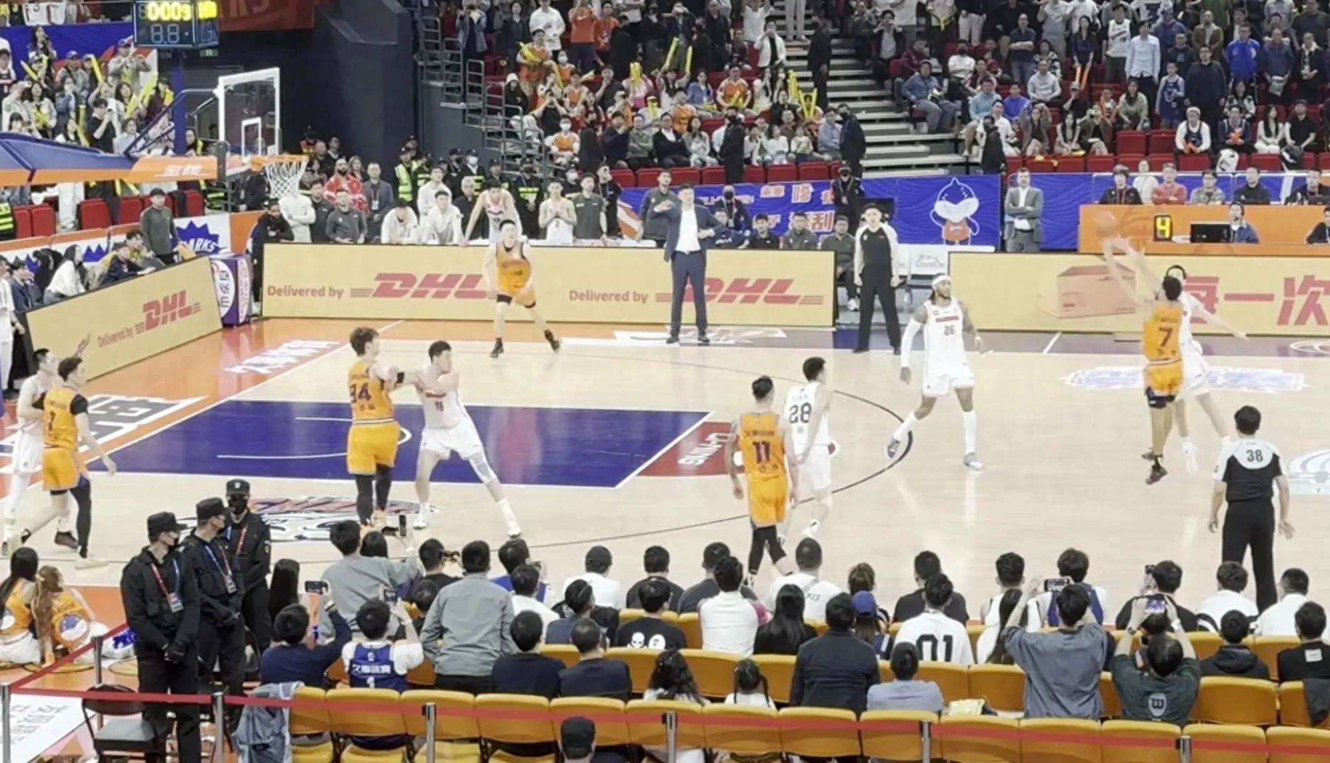 上海男篮最新对手是谁？球队整体氛围引人注目