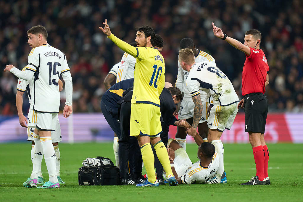 瓦伦西亚主场大胜，终结连败