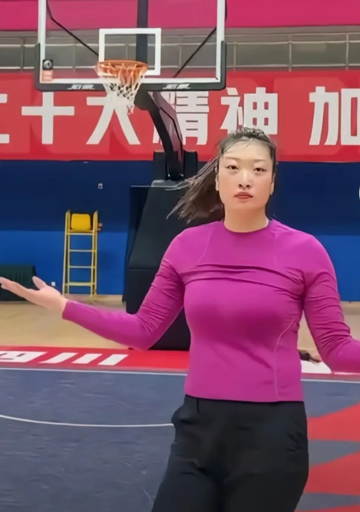 包含主教练发表最新训练方案,引发球迷热议的词条 包含主教练发表最新训练方案,引发球迷热议的词条