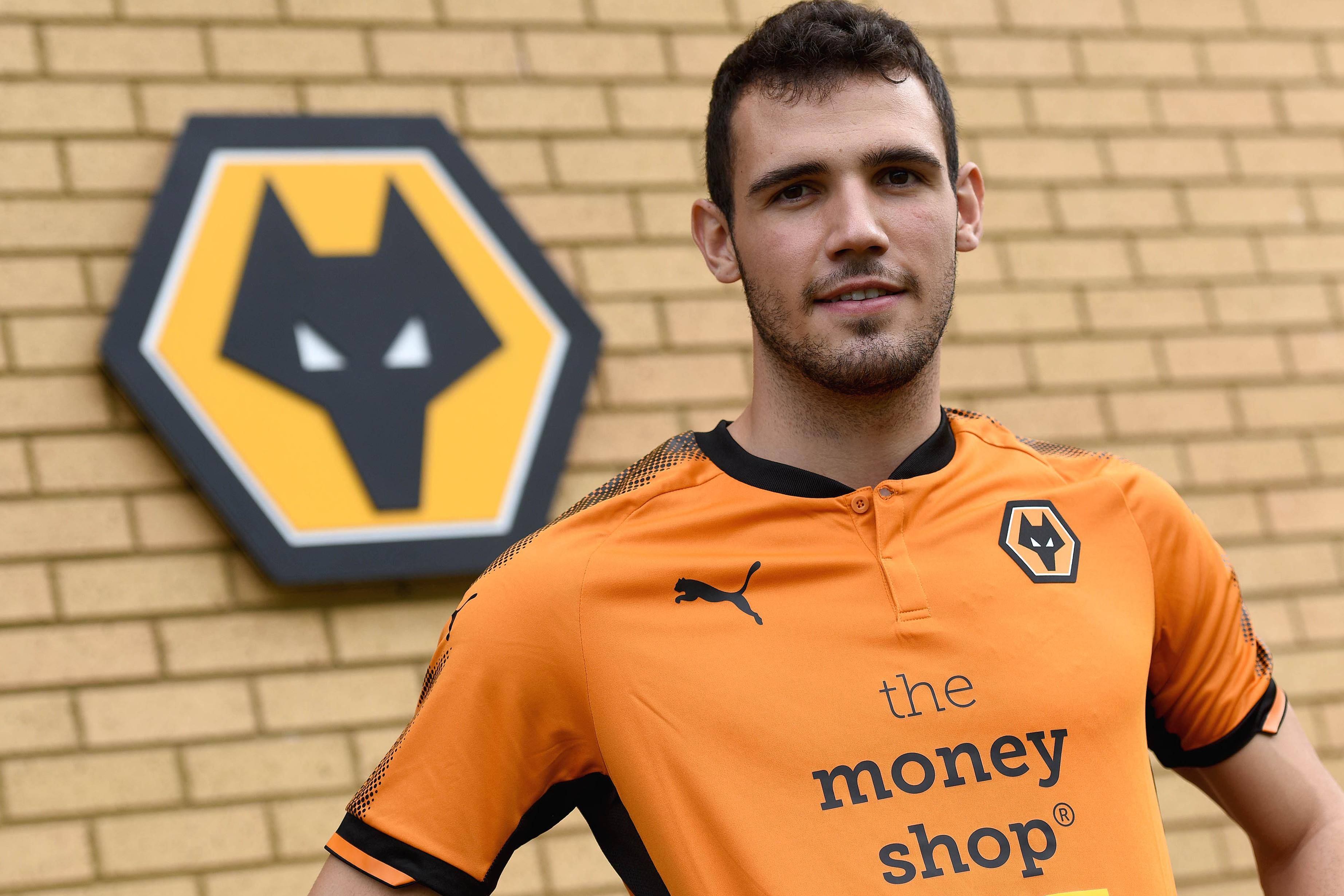 狼队主场告捷,成功守住不败纪录 狼队主场告捷,成功守住不败纪录