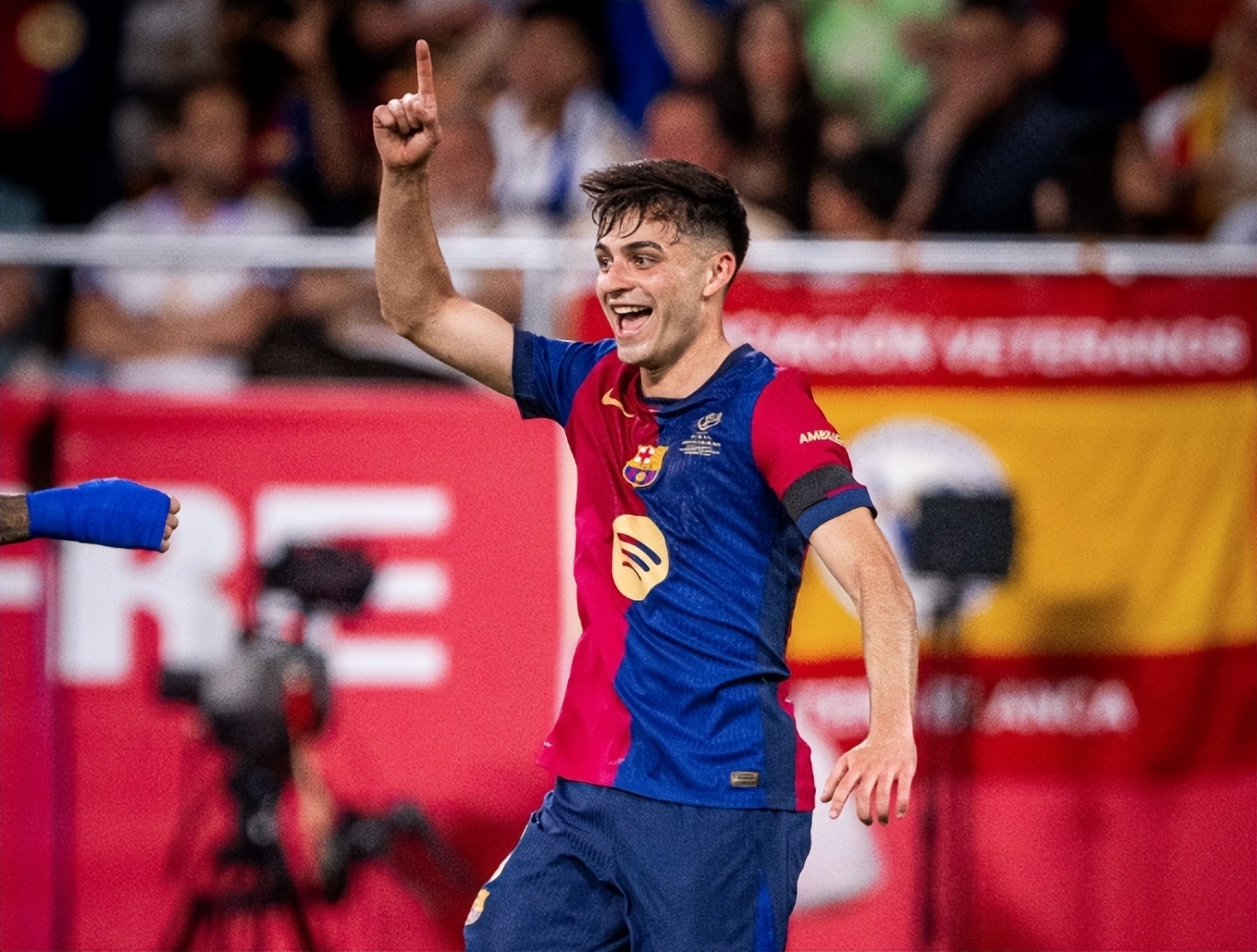 包含阿尔梅里亚门将表现抢眼，带领球队守住胜利的词条