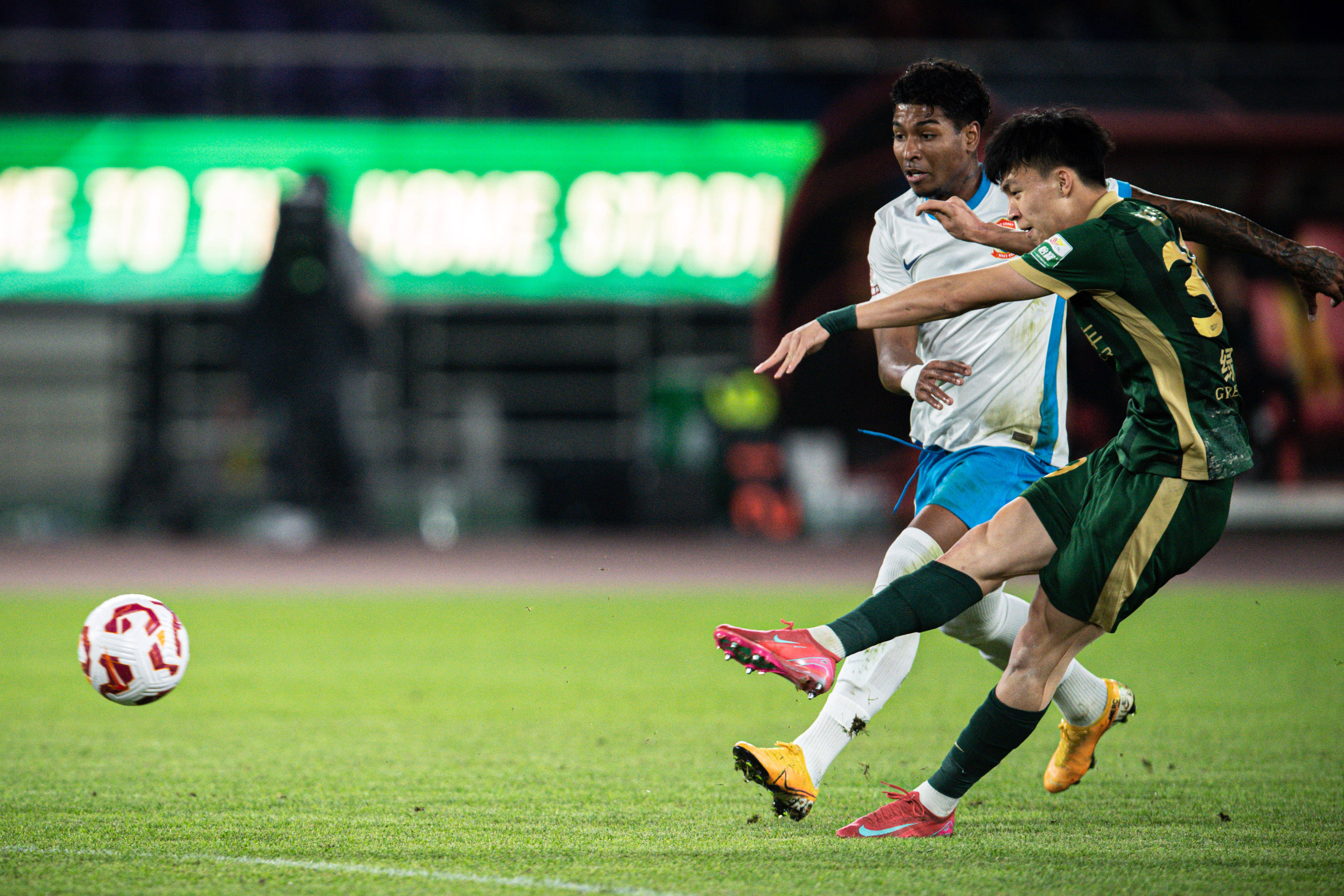 格拉纳达主场击败巴拉多利德,继续保持不败 格拉纳达主场击败巴拉多利德,继续保持不败