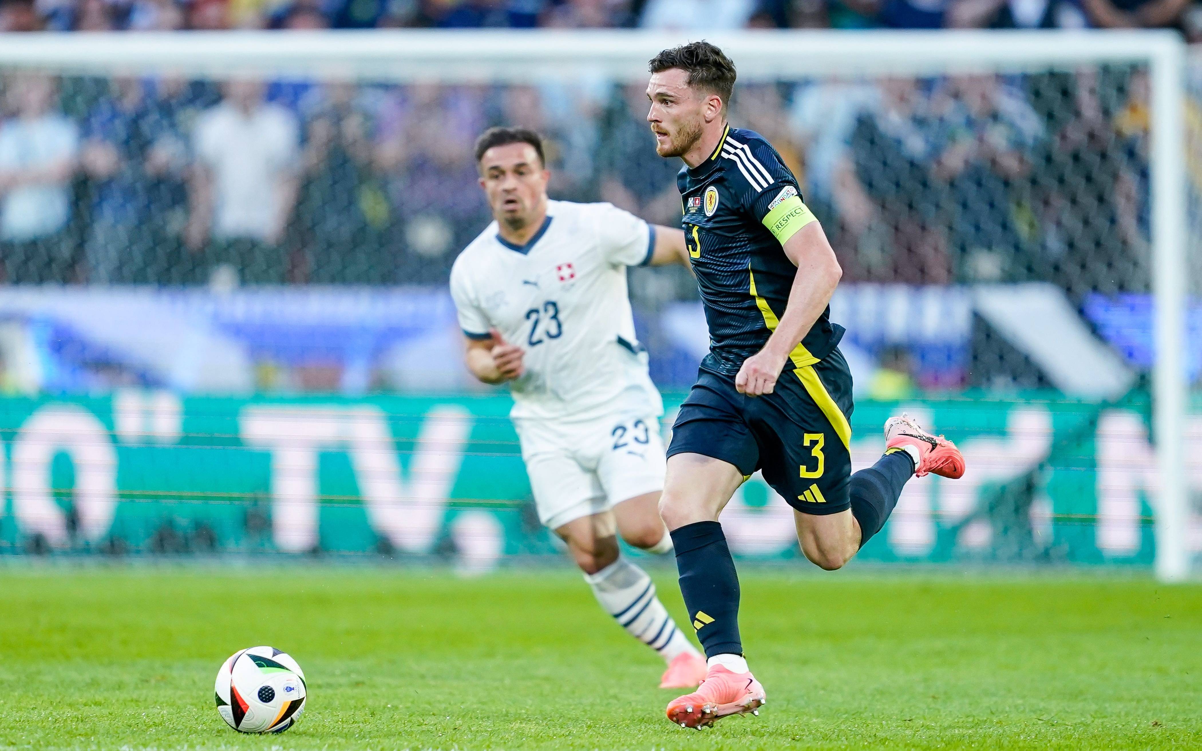 欧洲预赛震撼开幕,球场上热血沸腾的简单介绍 欧洲预赛震撼开幕,球场上热血沸腾的简单介绍