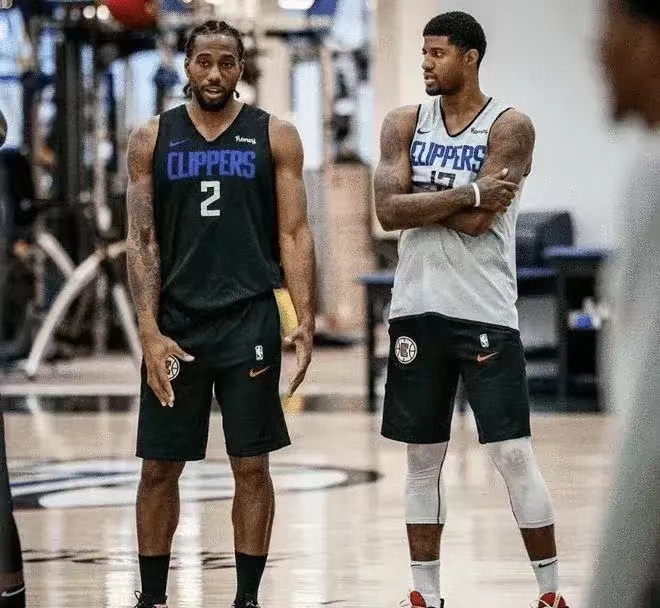 包含马库斯-莫里斯砍下生涯新高分,快船取胜的词条 包含马库斯-莫里斯砍下生涯新高分,快船取胜的词条