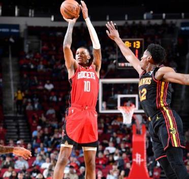 九游体育下载-史密斯复出首秀，马刺遭遇失利