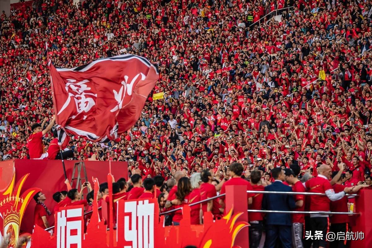 中国足球联赛场面上犹如猛兽争锋,球队拼搏的简单介绍 中国足球联赛场面上犹如猛兽争锋,球队拼搏的简单介绍