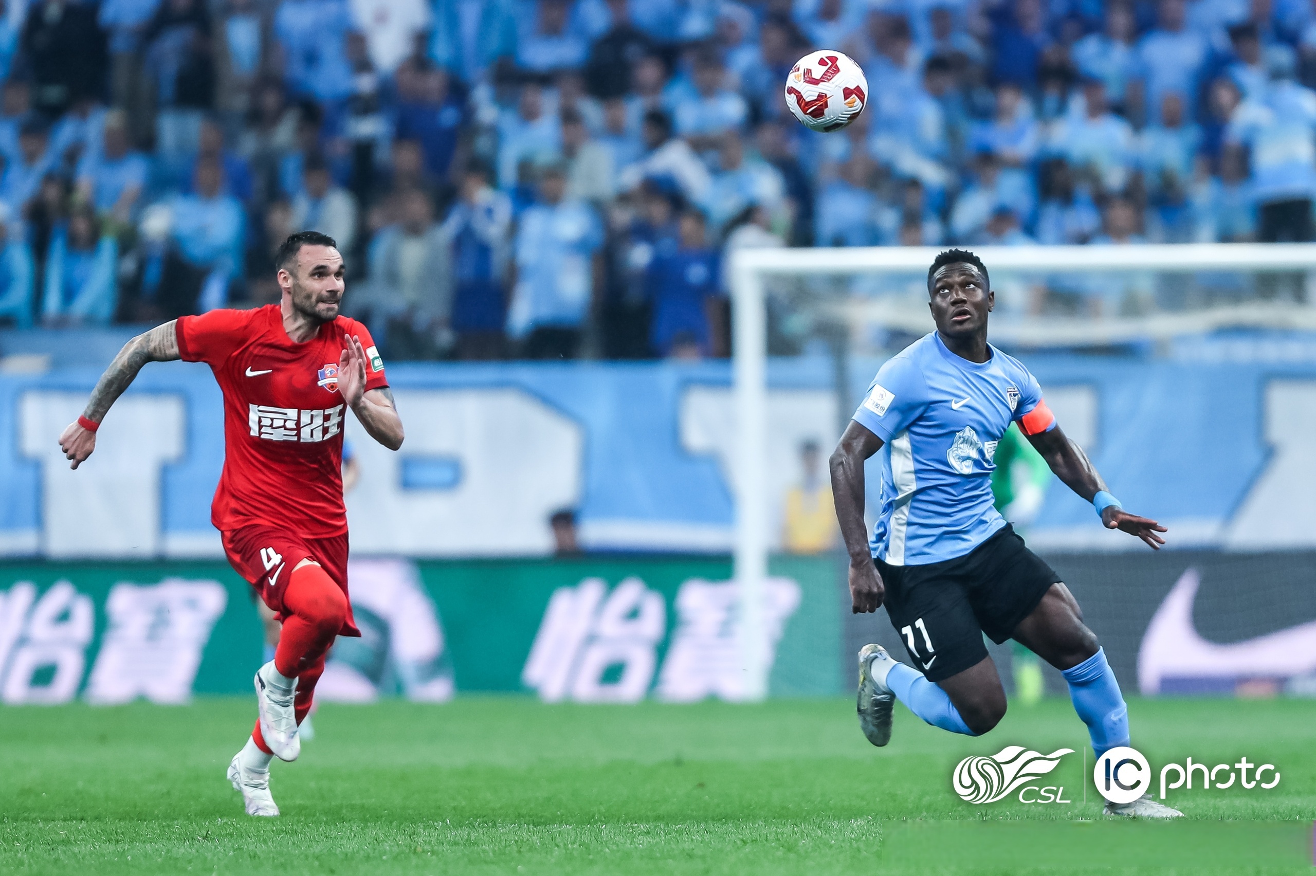 中国足球联赛场面上犹如猛兽争锋,球队拼搏的简单介绍 中国足球联赛场面上犹如猛兽争锋,球队拼搏的简单介绍