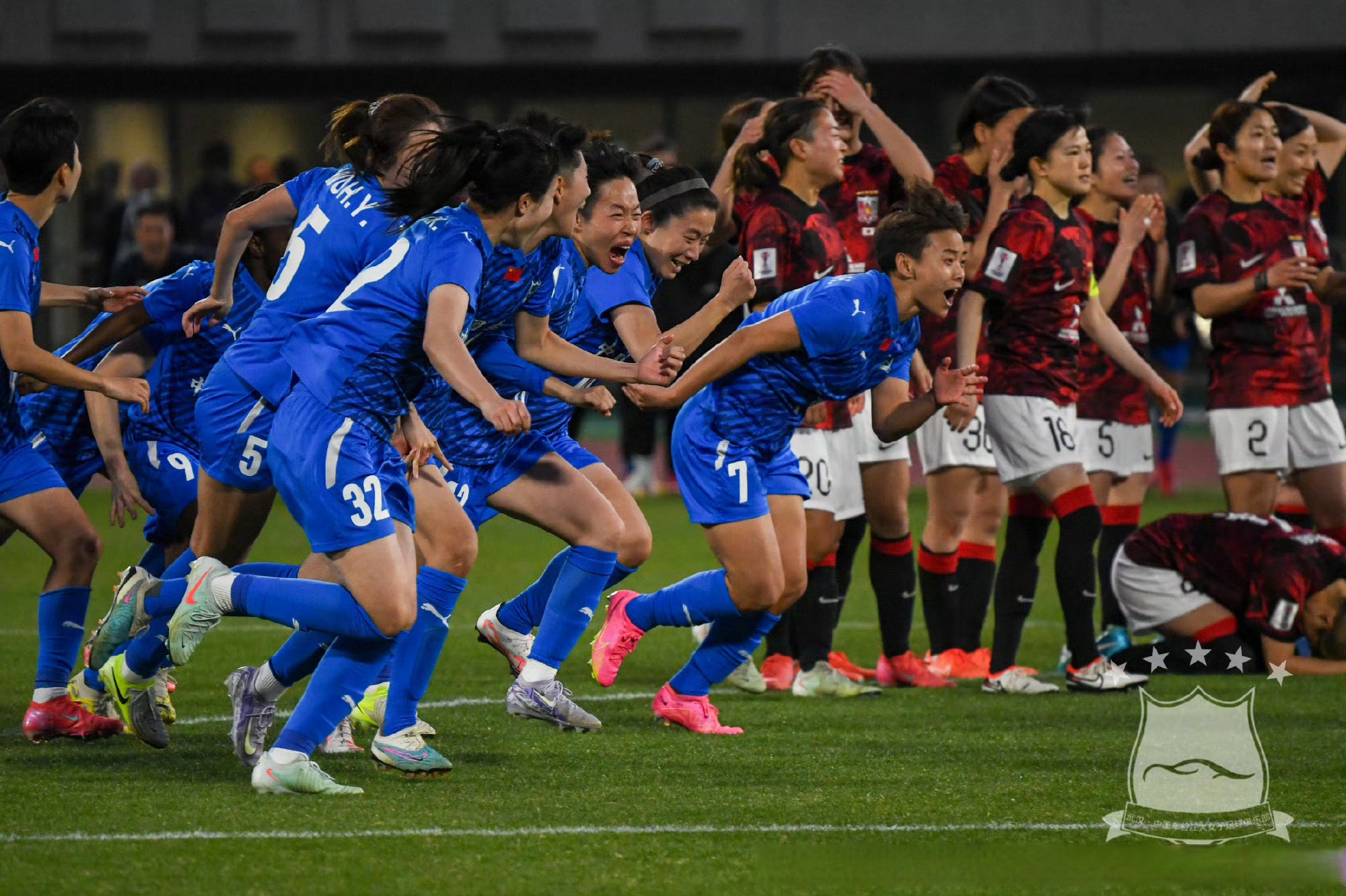 女足国家队备战决赛,备受期待冲刺冠军 女足国家队备战决赛,备受期待冲刺冠军