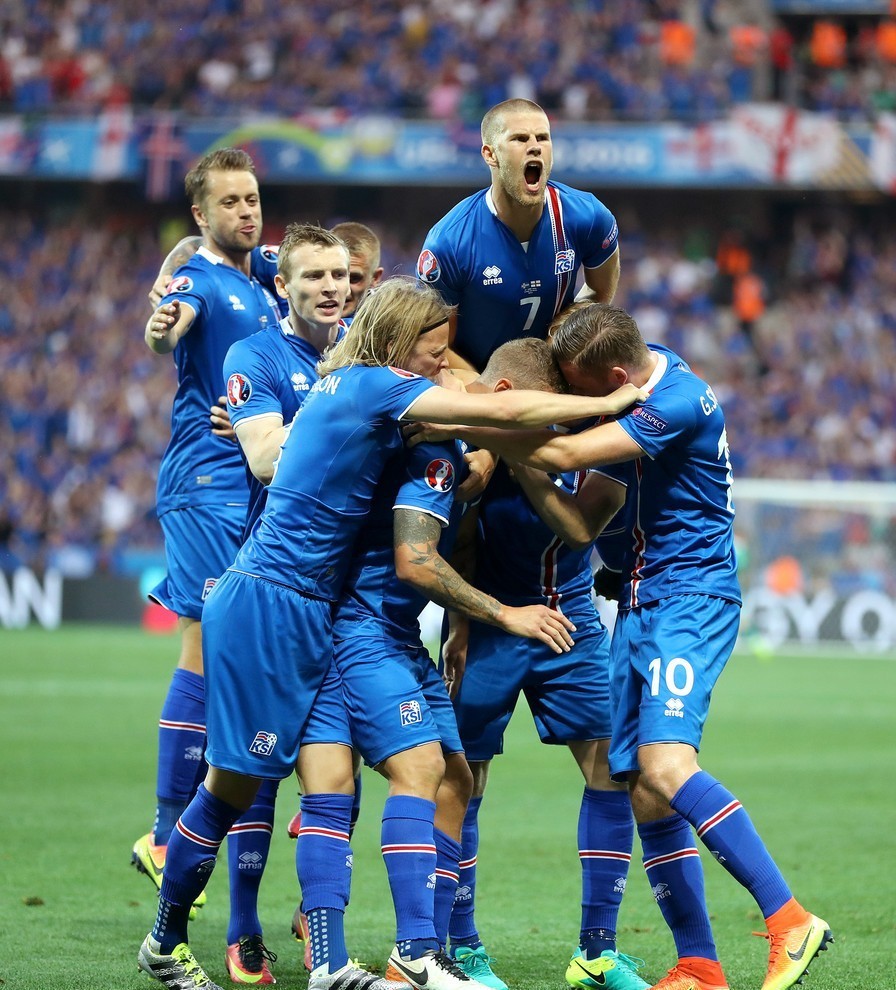 九游体育-冰岛队在欧洲足球选拔赛中进行战斗